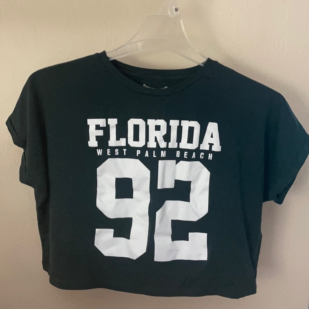 Dark green t-shirt 100% organic cotton.
